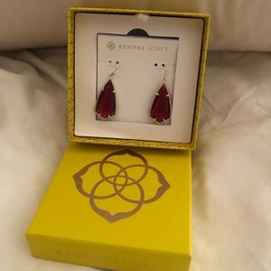 Kendra Scott: Gold Drop Earrings